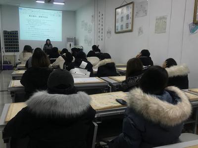 社管之光 青春與職場(chǎng)的交匯盛典——婚禮文化與傳媒藝術(shù)學(xué)院舉行優(yōu)秀“社管青年”就業(yè)交流會(huì)